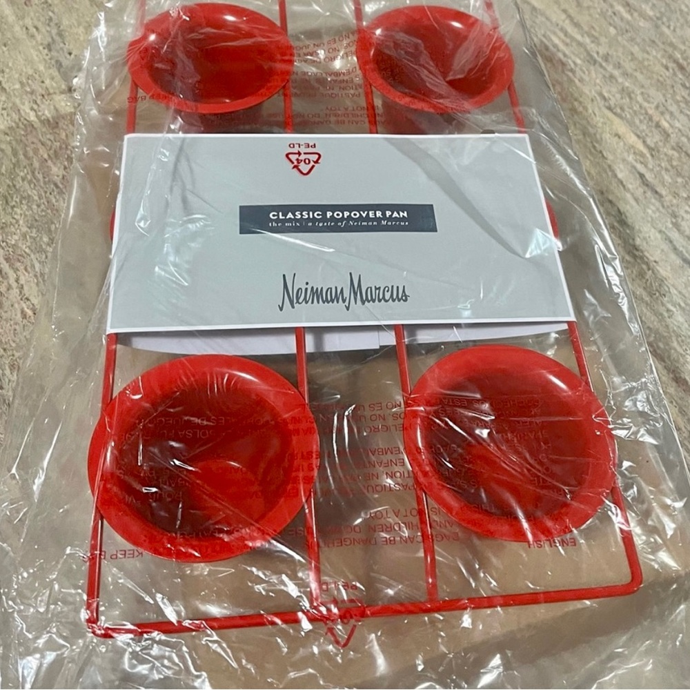 NIB Neiman Marcus classic red popover pan